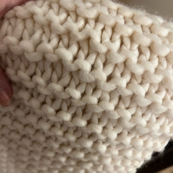 ROOTS Oversized Chunky Knit Scarf | Cozy Winter Essential Cream Neutral - Picture 3 of 11